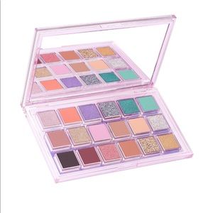 HUDA BEAUTY Mercury Retrograde Eyeshadow Palette